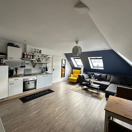 Cozy 55 M² Floor アパート *
